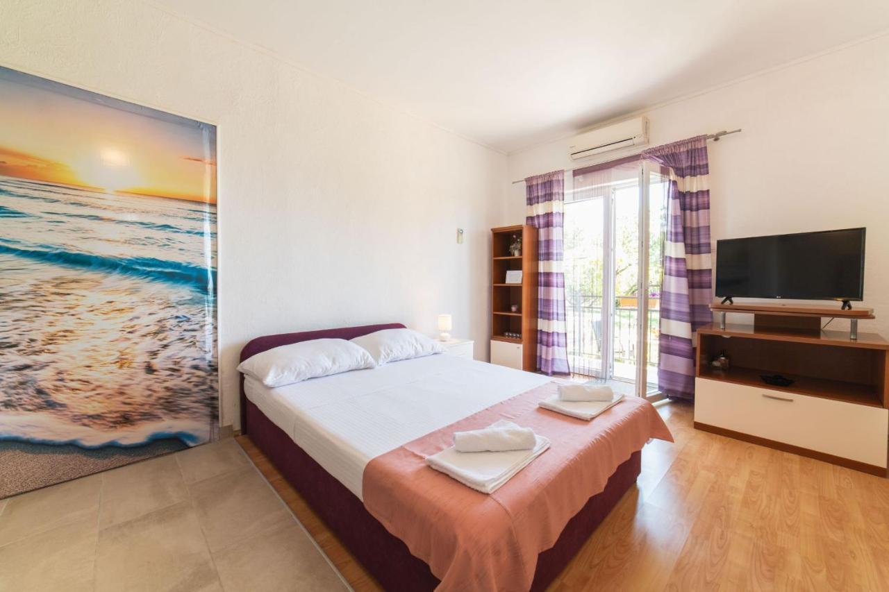 Apartment Livaja Kaštel Novi Zewnętrze zdjęcie