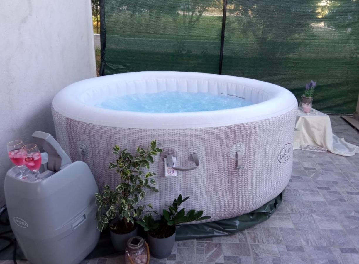 Apartment Livaja Kaštel Novi Zewnętrze zdjęcie