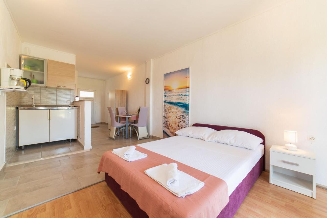 Apartment Livaja Kaštel Novi Zewnętrze zdjęcie