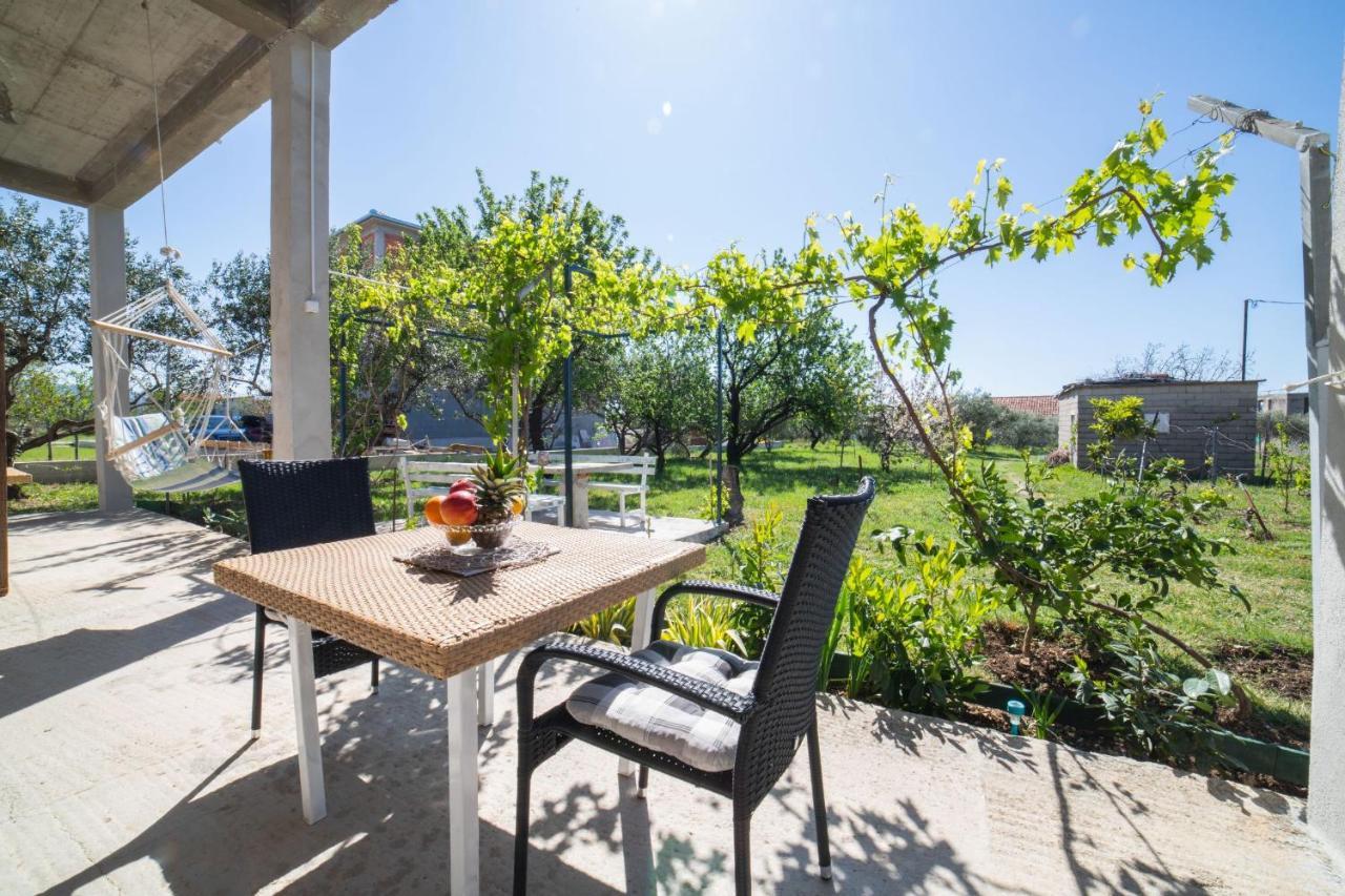 Apartment Livaja Kaštel Novi Zewnętrze zdjęcie