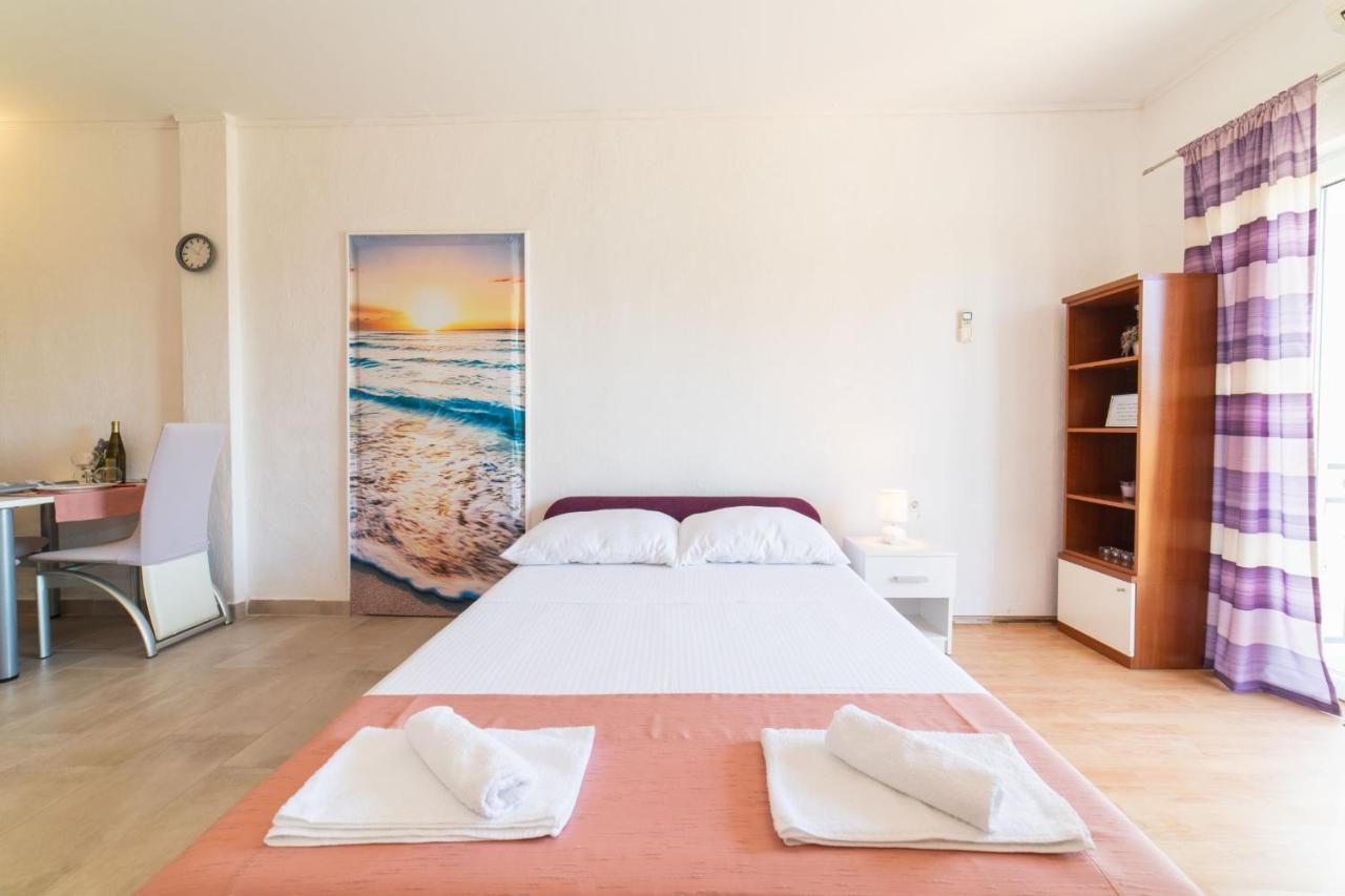 Apartment Livaja Kaštel Novi Zewnętrze zdjęcie