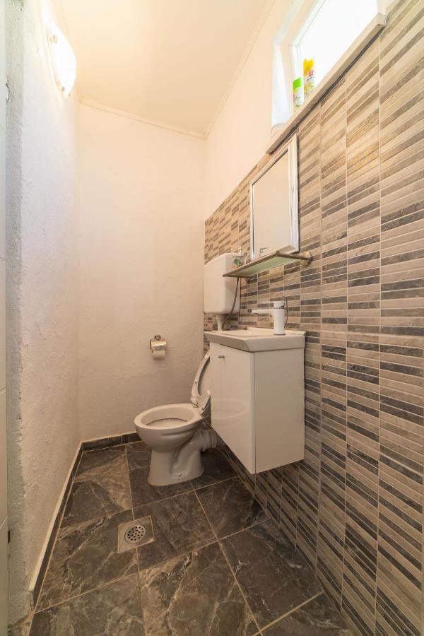 Apartment Livaja Kaštel Novi Zewnętrze zdjęcie